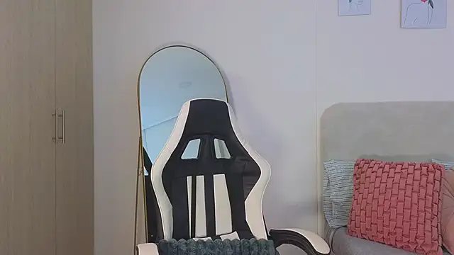 Snapshot of bella__adams chatting on February 15, 12:36 pm bella adams online show from February 15, 12:36 pm