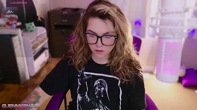 Snapshot of JennKenobi chatting on February 24, 3:53 pm JennKenobi online show from February 24, 3:53 pm