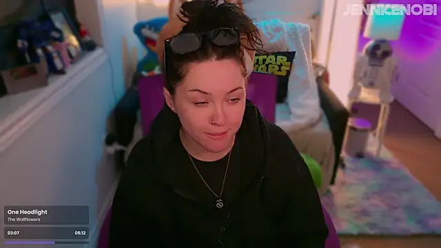 Snapshot of JennKenobi chatting on September 17, 2:52 pm JennKenobi online show from September 17, 2:52 pm