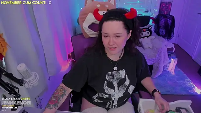 Snapshot of JennKenobi chatting on November 3, 3:24 pm JennKenobi online show from November 3, 3:24 pm