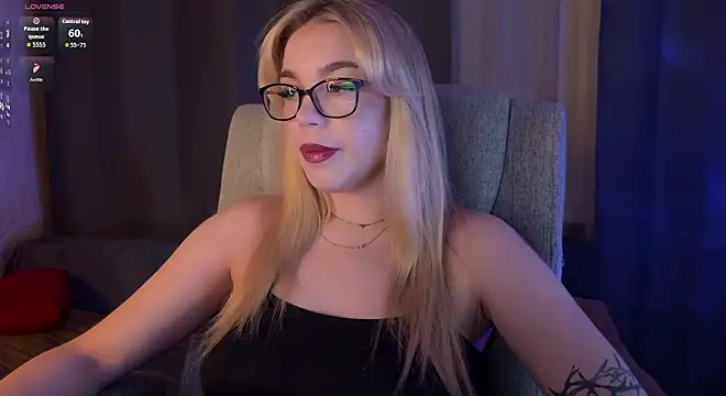 Snapshot of ariashaa chatting on February 1, 5:11 pm ariashaa online show from February 1, 5:11 pm