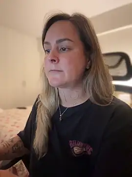 Snapshot of misslulipop chatting on February 26, 1:21 am misslulipop online show from February 26, 1:21 am