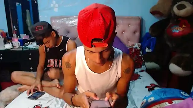 gustavo saaled19 online show from December 4, 12:19 am