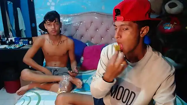 gustavo saaled19 online show from December 6, 12:23 am