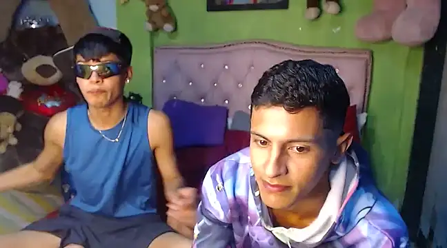 gustavo saaled19 online show from March 7, 11:05 pm