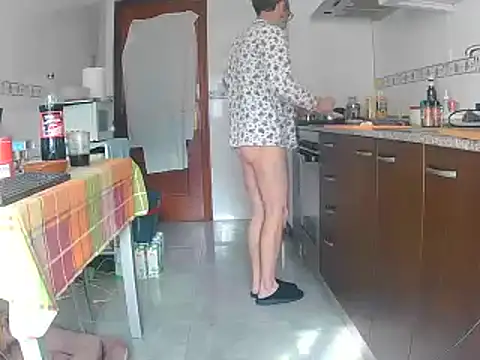 Snapshot of bixesualactivo chatting on February 6, 11:10 am bixesualactivo online show from February 6, 11:10 am