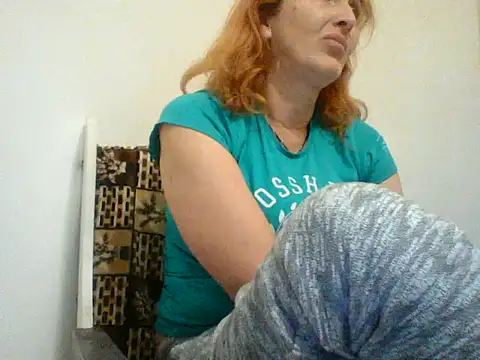 Snapshot of MssAngela chatting on October 3, 6:05 pm MssAngela online show from October 3, 6:05 pm