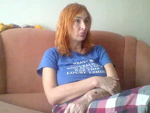 Snapshot of MssAngela chatting on October 6, 7:50 am MssAngela online show from October 6, 7:50 am