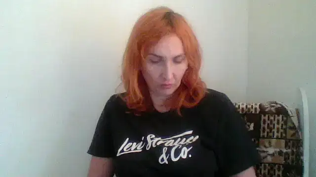 Snapshot of MssAngela chatting on October 10, 8:35 am MssAngela online show from October 10, 8:35 am