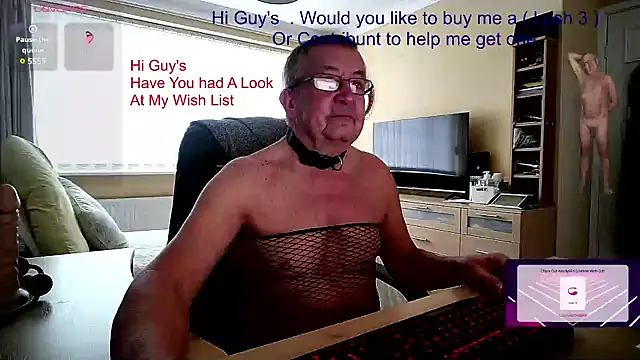 Snapshot of Aandy62 chatting on January 28, 9:19 am Aandy62 online show from January 28, 9:19 am