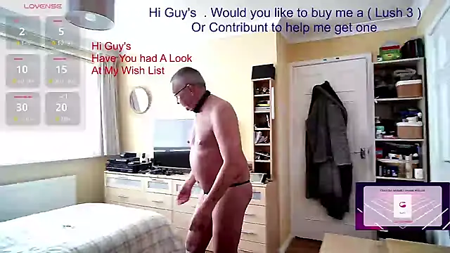 Snapshot of Aandy62 chatting on March 12, 11:31 am Aandy62 online show from March 12, 11:31 am