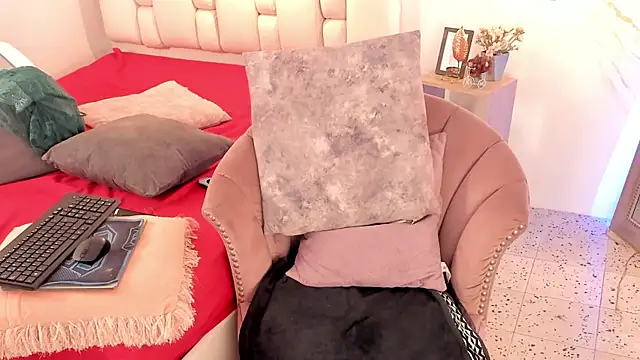 IsiisLovei online show from February 9, 5:11 pm