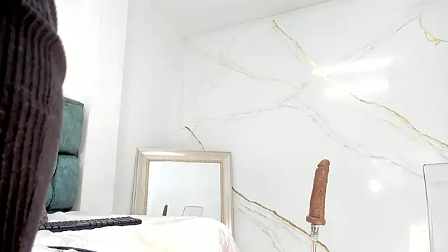 IsiisLovei online show from October 15, 2:39 pm