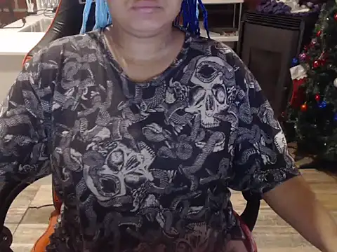 Snapshot of Hilarybunnyy chatting on November 15, 11:18 am Hilarybunnyy online show from November 15, 11:18 am