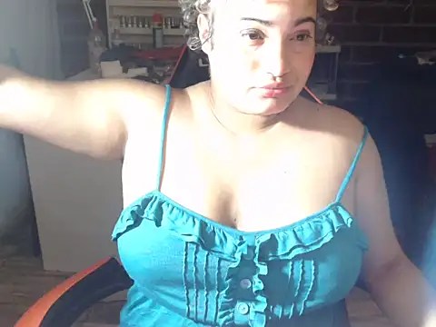 Snapshot of Hilarybunnyy chatting on December 2, 3:56 am Hilarybunnyy online show from December 2, 3:56 am