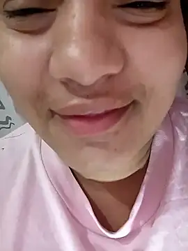 Snapshot of Hilarybunnyy chatting on January 11, 2:11 pm Hilarybunnyy online show from January 11, 2:11 pm