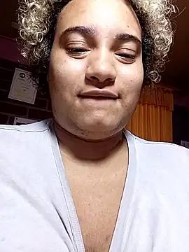 Snapshot of Hilarybunnyy chatting on February 1, 8:07 pm Hilarybunnyy online show from February 1, 8:07 pm