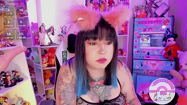 Snapshot of meda_kawaii_ chatting on December 7, 6:26 pm meda kawaii  online show from December 7, 6:26 pm