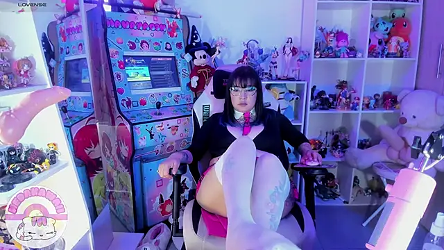 Snapshot of meda_kawaii_ chatting on February 2, 9:02 pm meda kawaii  online show from February 2, 9:02 pm