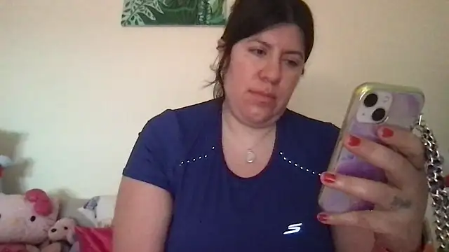 Snapshot of HYPHYtype chatting on June 19, 10:24 pm HYPHYtype online show from June 19, 10:24 pm
