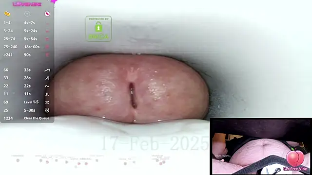 Snapshot of controlmytoys chatting on February 17, 10:25 pm controlmytoys online show from February 17, 10:25 pm