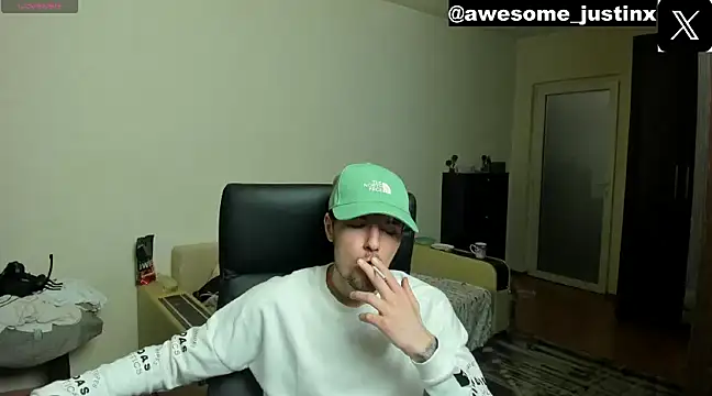 awesomejustin online show from December 1, 7:14 pm