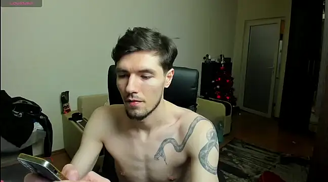 awesomejustin online show from December 18, 3:37 am