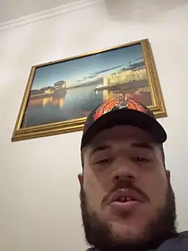 Snapshot of 1Aleks13 chatting on October 28, 12:58 am 1Aleks13 online show from October 28, 12:58 am