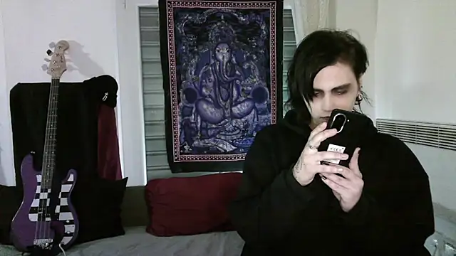 sademobeer online show from March 13, 1:34 am