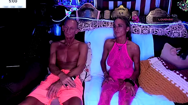 Snapshot of ShannNikkii420 chatting on November 2, 12:24 am ShannNikkii420 online show from November 2, 12:24 am