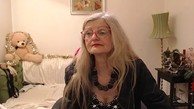 Snapshot of BlairFort chatting on December 31, 11:20 am BlairFort online show from December 31, 11:20 am