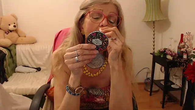 Snapshot of BlairFort chatting on February 5, 2:08 am BlairFort online show from February 5, 2:08 am