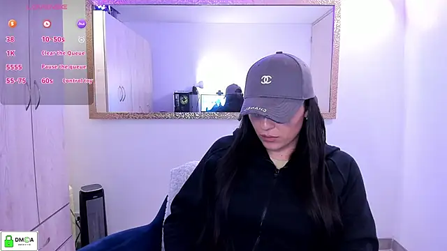 EricaVanderhill online show from March 26, 11:54 pm