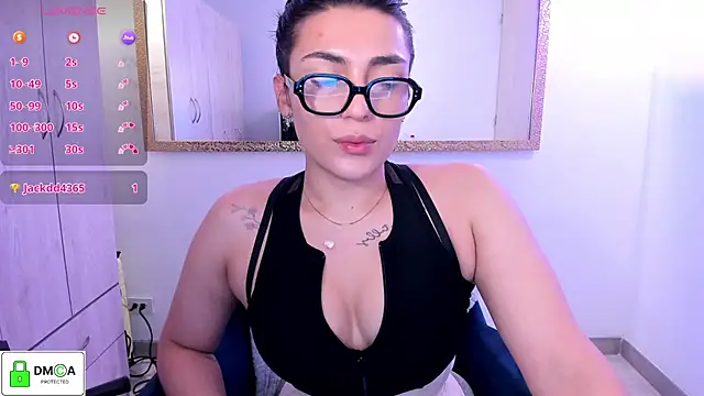 Snapshot of EricaVanderhill chatting on June 24, 11:26 pm EricaVanderhill online show from June 24, 11:26 pm