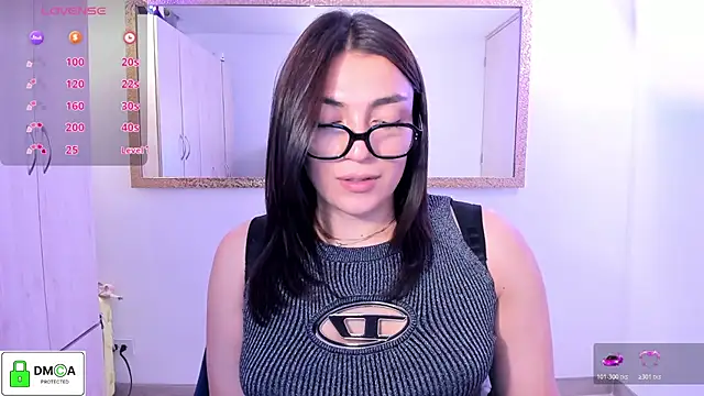 Snapshot of EricaVanderhill chatting on July 15, 7:19 pm EricaVanderhill online show from July 15, 7:19 pm
