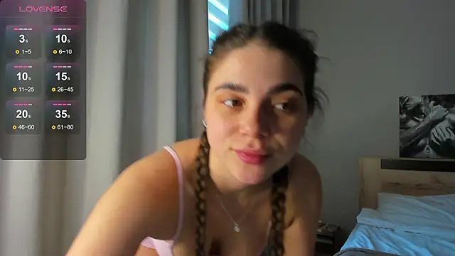 Snapshot of Bella_Foryou chatting on March 11, 2:34 pm Bella Foryou online show from March 11, 2:34 pm