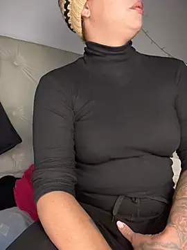 Snapshot of Alicbranca chatting on June 3, 1:57 pm Alicbranca online show from June 3, 1:57 pm