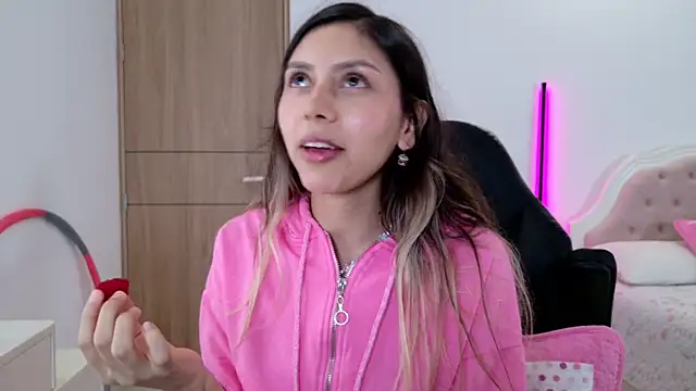 Sensualtease online show from September 8, 8:52 pm