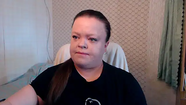 Janiffer MiMi online show from May 31, 3:30 pm