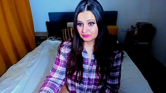 Snapshot of pinupmod chatting on January 8, 12:35 am pinupmod online show from January 8, 12:35 am