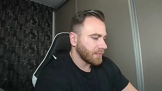 Thori92 online show from March 4, 5:34 pm