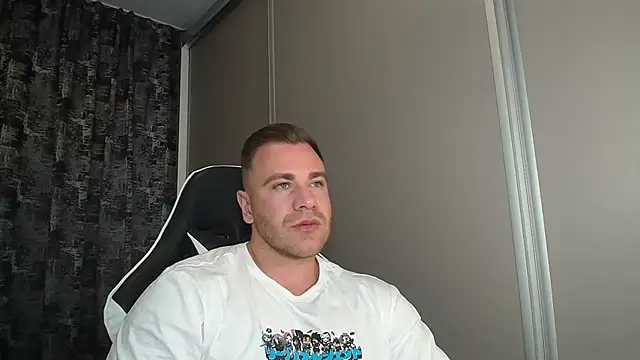 Thori92 online show from September 25, 5:05 pm