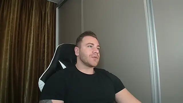 Thori92 online show from December 14, 1:05 pm