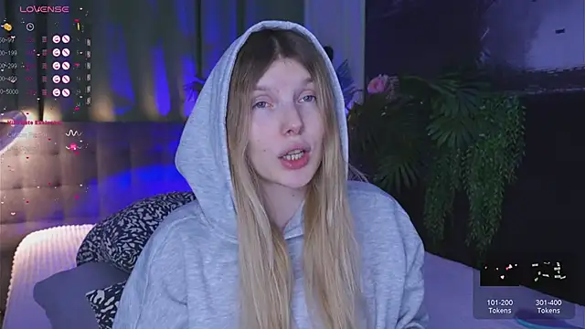 Snapshot of _aleksa_ chatting on December 6, 8:59 am aleksa online show from December 6, 8:59 am