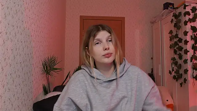 Snapshot of _aleksa_ chatting on December 7, 1:29 pm aleksa online show from December 7, 1:29 pm