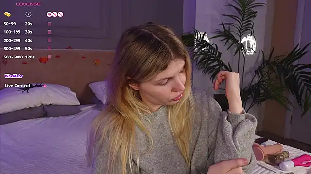 Snapshot of _aleksa_ chatting on October 21, 6:25 am aleksa online show from October 21, 6:25 am