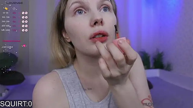 Snapshot of _aleksa_ chatting on December 3, 11:41 am aleksa online show from December 3, 11:41 am