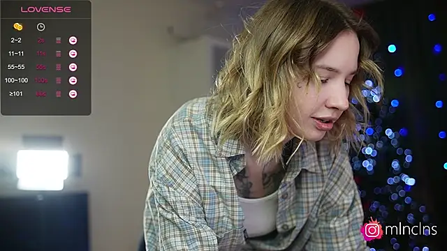 Snapshot of melanielwithu chatting on January 13, 3:06 pm melanielwithu online show from January 13, 3:06 pm