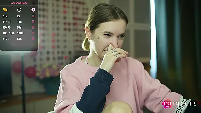 Snapshot of melanielwithu chatting on February 15, 1:09 pm melanielwithu online show from February 15, 1:09 pm