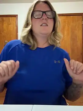 Lizzyloo online show from September 26, 1:31 am